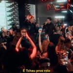 Michel Teló Instagram – Hoje é dia de dar Tchau pros rolos, tchau pros esquemas.. 👋🎶

Saiu o clipe da minha nova moda com meu parceiro @matheusfernandes_mf . Bom demais, turma! 

Assista, curte e compartilha. ❤️

#rolealeatorio #tchauprosesquemas #matheusfernandes