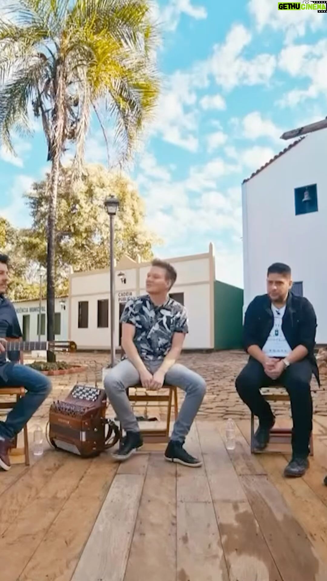 Michel Teló - 22K Likes - Ô #tbt baum esse! Saudades do Bem Sertanejo no @showdavida.
E o tanto que é bom resenhar e cantar com essa turma toda!
Essa moda é boa demais! 🤠
#bemsertanejo #bemsertanejofantastico