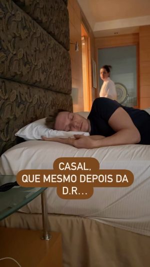 Michel Teló Instagram - É meme, viu gente?! 
O ator aqui de casa mandou bem na interpretação, hein?! 😂😂😂
Mas é isso: casais, cuidem uns dos outros. Que esse seja o de vocês! ❤️

Qual casal se identifica? Façam o vídeo com o áudio da música e marca a gente, turma. 

FilmMakers: Melinda Teló e Teodoro Teló ❤️💙
Edição: Thais Fersoza
Música: Michel Teló