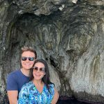 Michel Teló Instagram - Segundando com as fotos do domingão… que dia! 🩵 A ilha de Capri é o destino que todo casal merece conhecer, viu?! O sorriso fica largo e o coração quentinho de tanta coisa linda que têm pra ver e sentir! #Capri #ItaliaADois #TataEMichel