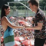 Michel Teló Instagram – “Quer casar comigo de novo…” a música que não sai da minha cabeça.. a melodia.. a mais perfeita de todas! Aquele olhar… como eu te amo!!!!!!!!!
Já revivi na minha memória tantas vezes esse momento.. 
Que sonho… e sim, minha vontade é postar todos os registros desse dia mágico!!!! #tbt #ValentinesDay 👩🏻💍❤️👱🏻‍♂️