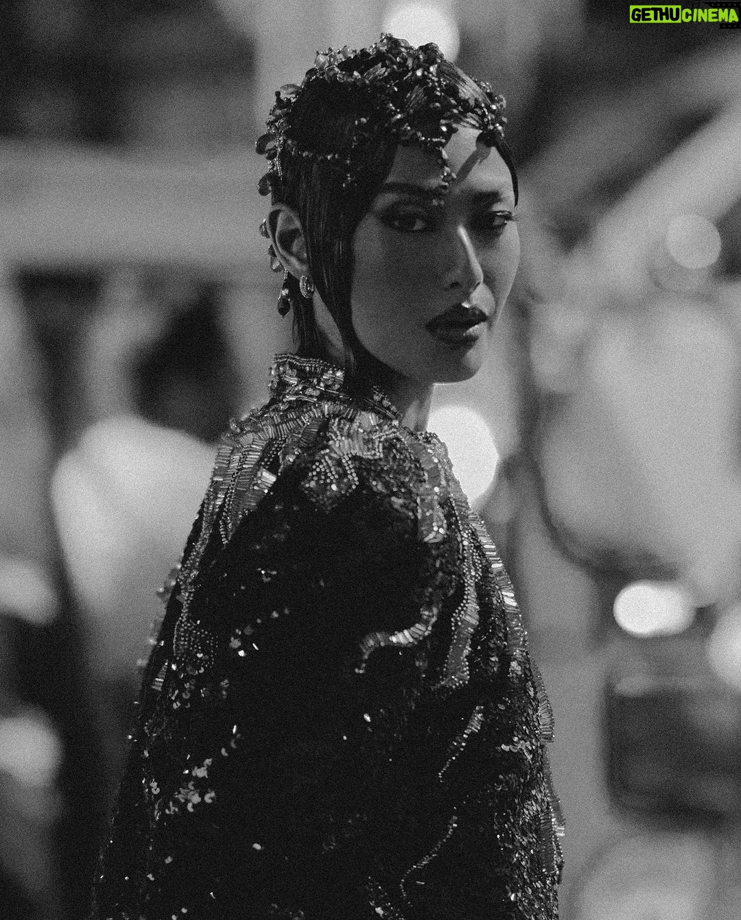 Michelle Dee Instagram - FILIPINAS! After more than a year, MUSINGS IS FINALLY BACK with a very special episode featuring @michelledee! Full Behind the Scenes episode + Interview premieres tomorrow Sunday 7PM on my YouTube channel 📺 Will post the link as soon as possible 🖤 #MMDxBJPascualMusings #MMDSkinDeep Photographed by @bjpascual Creative direction by @eldzsmejia Styling by @lynalumno @la_stylingstudio Makeup by @davequiambao_ Hair by @aguilarjeck Stylist’s assistants @mj_almero @miggsnificent MMD digital team @personifi.io Musings video team @spotlightcreativesph Shot on location @espaciocreativo.escolta Special thanks @belgbelgica LOOK 1 Beaded jacket @jude.macasinag Denim shorts @carljancruz Shoes @charleskeithofficial Headpiece @stoneriverph LOOK 2 Dress by @saysa_._._ Pearl earrings by @jewelmer Brass choker and bangles @nawa.ph LOOK 3 Bodysuit by @aaron.dechavez Waist chains by @medyo_vintage #mmd #michelledee #DEEPATAPOS