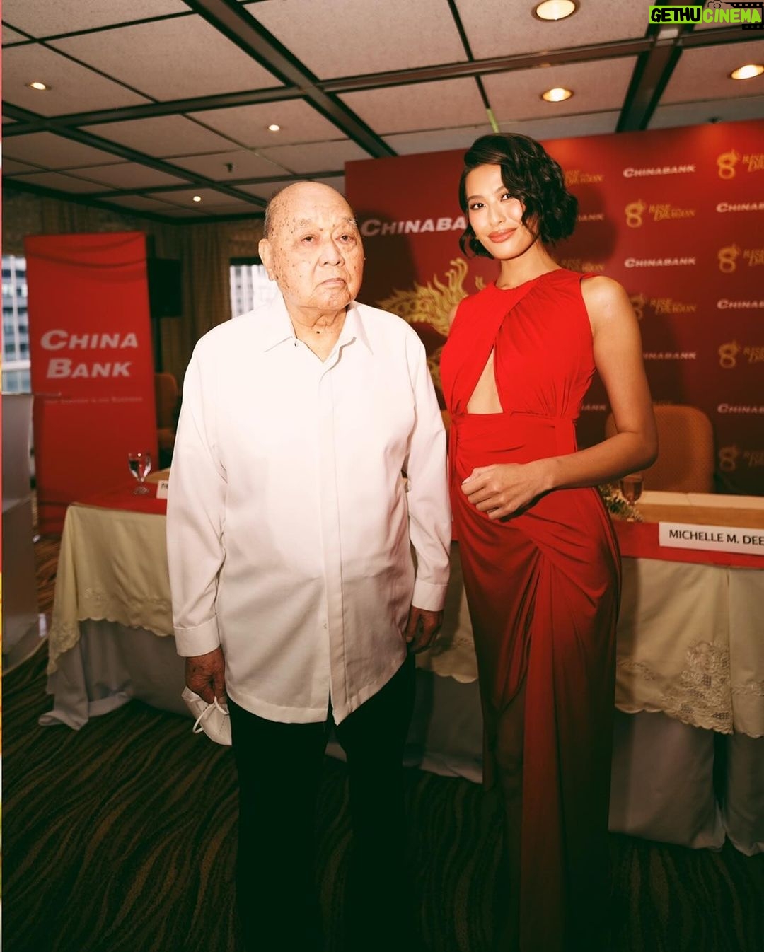 Michelle Dee Instagram - What better way to celebrate #ValentinesDay than with my new family ❣️ @chinabank.ph To be their first brand ambassador in over a century is definitely something momentous - not just for me but for everything I stand for. Thank you for trusting me to share your vision as well and i’m so excited to embark on this journey with you! #FILIPINAS we have some very exciting projects coming out. Stay tuned. 💃🏻 I’d also like to express my gratitude to @sparklegmaartistcenter (@joymarcelo1115 @annettegozonvaldes @jannavarro74 @iamrenzerovie) & @themissuniverseph (@jonasempire.ph @voltairetayag) for being the pillars behind the success of my journey. All love, always. Present at the contract signing are Hans Sy, Chairman of Chinabank; Gilbert Dee, Chinabank Vice Chair; Patrick D. Cheng, Chinabank Chief Finance Officer; Romeo D. Uyuan, Jr., Chinabank President & CEO; Joy Romina Marcelo, VP-Sparkle GMA Artist Center; and Jonas A. Gaffud, CEO of Empire.Ph. 🥂 to more milestones together! Chinabank Head Office