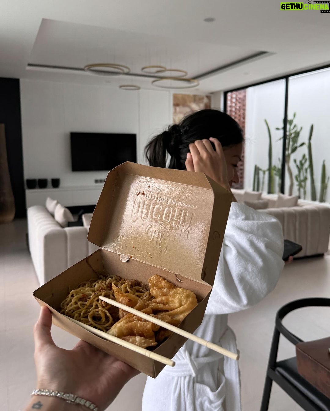 Michelle Dee Instagram - Cheers to another trip around the sun. May your year be as bright as you are!! 🌞🥂 featuring.. 1. Puerto Galera 2. El Salvador 3. MU Send off ✨ 4. (I don’t remember haha but I think we were hungry) 5. Spartan!! (Kapagod) 6. Noodles for long life! Happy Birthday @samanthapanlilio_ 🥳