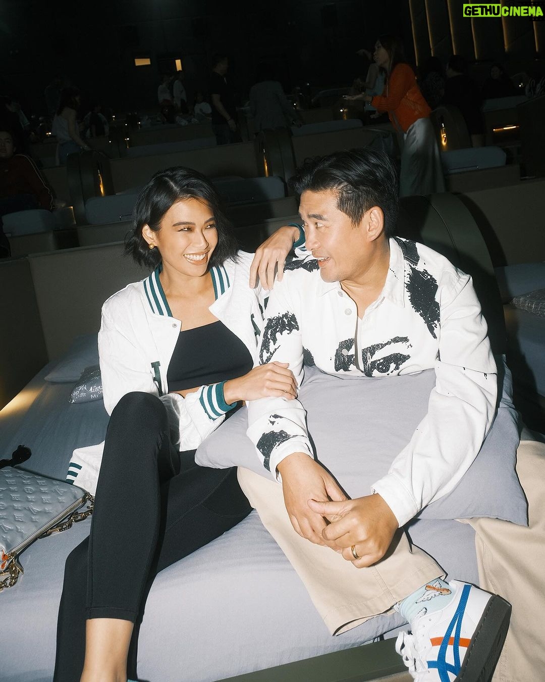 Michelle Dee Instagram - movie essentials 🫰🏻😉 Huge CONGRATULATIONS to the whole cast and production of #FireflyMovie by @gmafilms naubos po ata luha ko. Syempre what a great performance by the bff @maxcollinsofficial ✨❤️🔥 Uptown’s Tempur Cinema definitely changes the game in the whole cinema experience as well! Thank you for having me @uptownbonifacio_ @officialtimyap 💃🏻 📸 @meetkeso #ootdee @louisvuitton @onitsukatigerph @hm @neweracapph