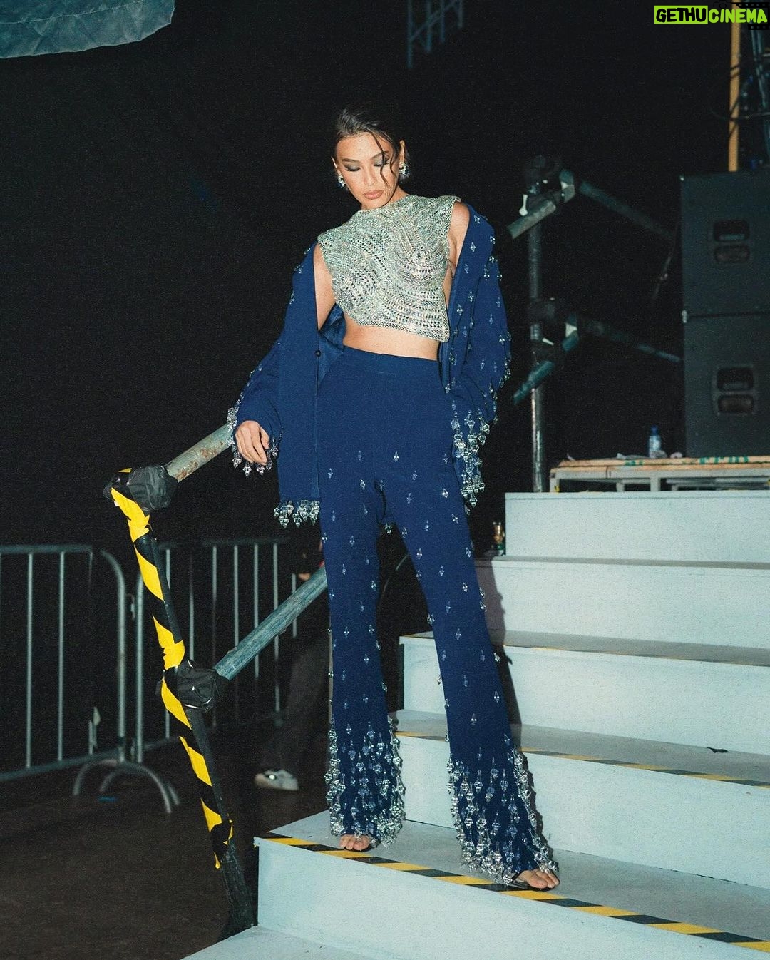Michelle Dee Instagram - NOYPI!! π«‘π€π΅π #ootdee Wearing @cheetahriverastudio @justbonita8 @lunabydrakedustin Style @ryujishiomitsu @teamryujishiomitsu Face @davequiambao_ Hair @nellyseboy Associate stylists @kurtabonal @shera.png #DeeSpecialAppearance #ABSCBNChristmasSpecial2023 #michelledee #mmd #mmdverse Araneta Coliseum
