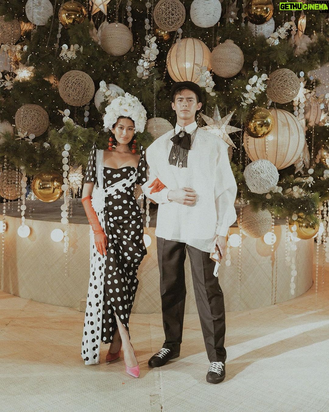 Michelle Dee Instagram - Recap dump! π«Άπ» From #DeeHomecomingParade I flew straight to Jakarta for a -24 hours campaign shoot. Flew back to Manila for a video shoot, premiere, & recording for my performance at Araneta the next day and despite the holiday traffic I still miraculously made my Inner Peace Foundation Christmas dinner as well! ππ» Returned to Cottolengo Orphanage the following day to check on how the kids have been doing since we last visited and of course to make sure that they feel loved especially during this season. Ended that day with a few meetings and Family Feud taping as well. Grateful for the growth and the energy to keep going. Happy weekend, everyone! π«Άπ» #michelledee #mmd #mmdverse #wmmmo Universe