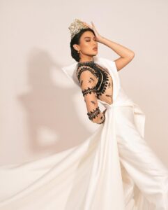 Michelle Dee Instagram - My journey of a thousand steps will always lead back to all of you. 🇵🇭🖤 #MMDHomecomingParade #QueenOfHearts 📸 @dennisulit Produced by @personifi.io Wearing @markbumgarner ♠️ @jewelmer Styled by @ryujishiomitsu Face @davequiambao_ Hair @nellyseboy Associate stylists @kurtabonal @shera.png #michelledee #mmd #mmdverse #bayanihan #FILIPINAS