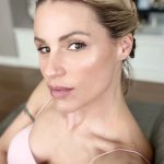 Michelle Hunziker Instagram - Trucco primaverile parte 2! Pelle luminosa e sguardo da cerbiattine😂❤️ @gooviworld