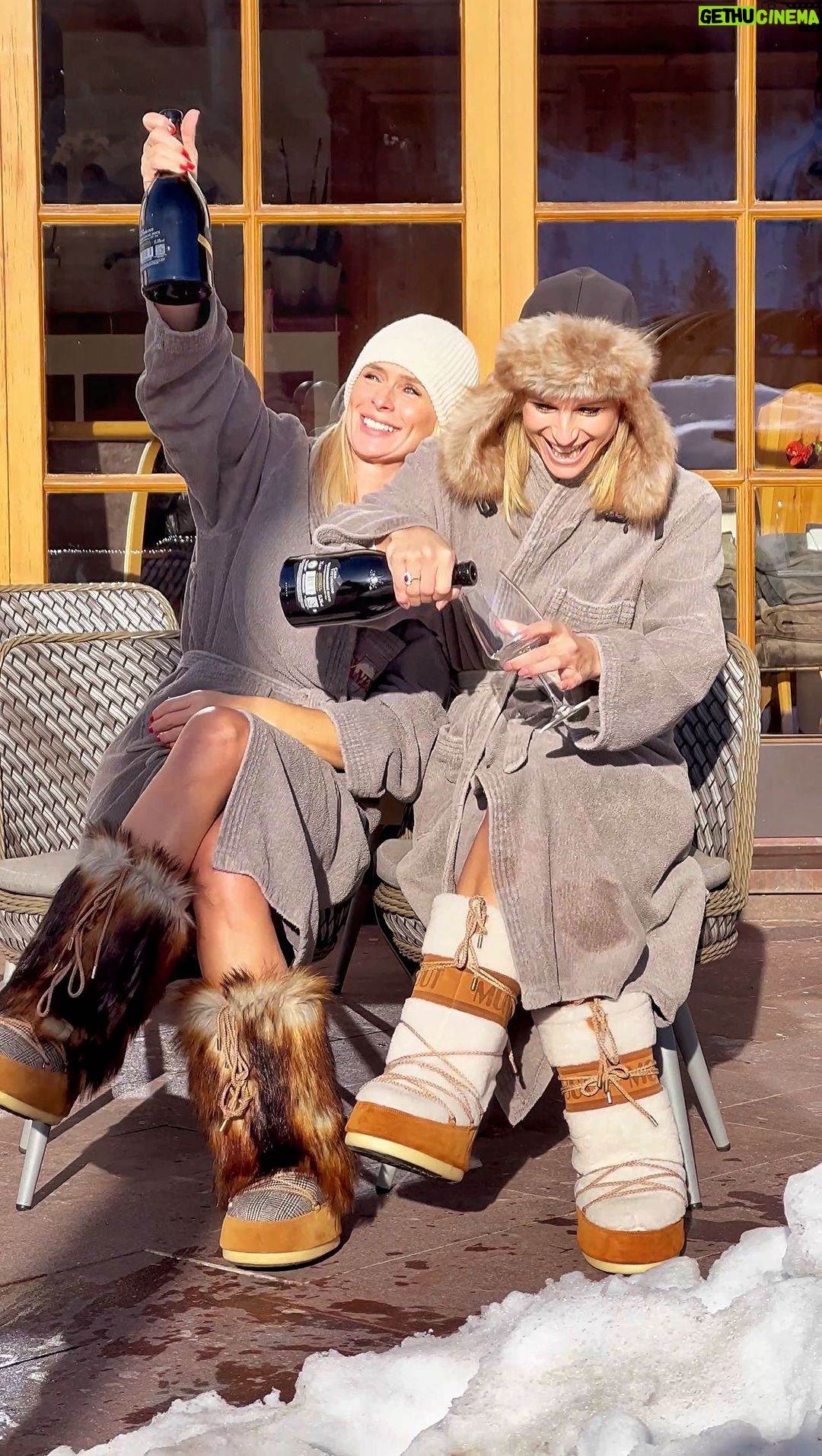 Michelle Hunziker - 152K Likes - Quando la tua migliore amica ti chiama per l’aperitivo 🥂
#sisterhood
🎬 @luca_duke