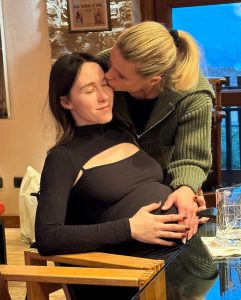 Michelle Hunziker Instagram - Indescrivibile…..❤️ @therealauroragram @kingcerz