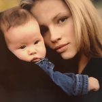 Michelle Hunziker Instagram - Tra pochi mesi replicherai questa foto con il tuo bebè tra le braccia…sarai anche tu una mamma giovane e crescerai insieme a tuo figlio come ho fatto io con te…è stupendo!!!! Un compleanno davvero speciale questo amore mio. Festeggerai i tuoi 26 anni con due cuori che battono in te…ti amo infinitamente❤️ Mamma @therealauroragram Pic by @fabrizioferriofficial
