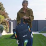 Michelle Hunziker Instagram - Sta arrivando il #BlackFriday e @oralb_italia ha pronti per voi degli sconti pazzeschi!! Volo a dirlo a tutti 🚀 #PersonalizzazioneMaiCosiWOW #GoElectric #OralBiO10 🎬 @one_fingerz #adv
