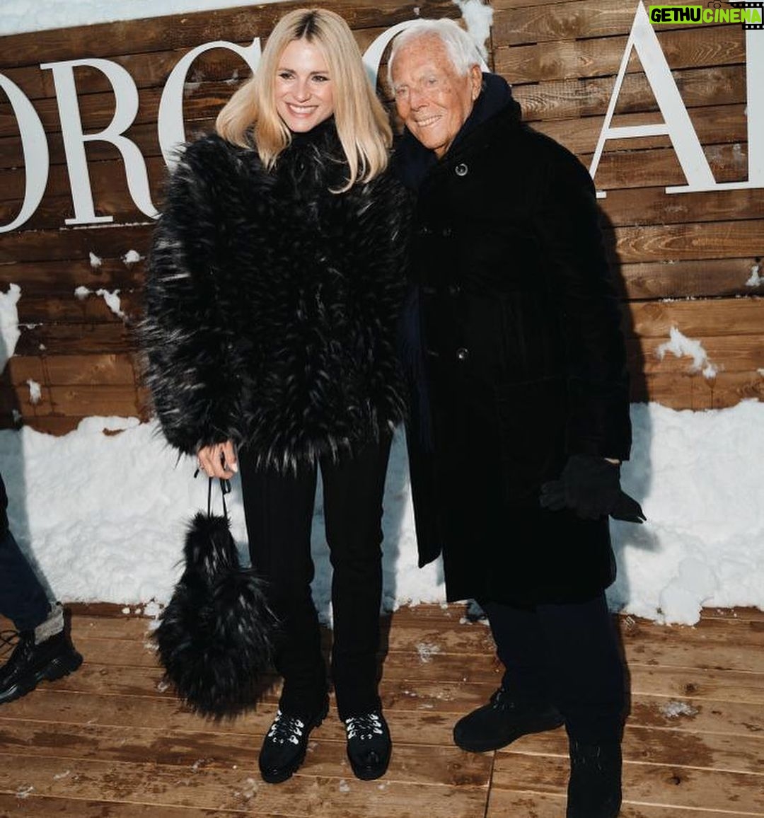 Michelle Hunziker - 175K Likes - Wow ….che ponte magico!!!! ❤️
Grazie a @stmoritz per l’ospitalità , la mitica Christina Gläser @christina_glaeser e @myswitzerlandit con la quale facciamo mille avventure per far conoscere la svizzera e le mille opportunità di viaggi🇨🇭 agli italiani , Thanks a @giorgio_rocca con la sua @giorgioroccaskiacademy e i maestri di sci super top anche per i bimbi!!! Last but not least….a @giorgioarmani e il suo team per la magia che ha creato tra la neve e le Alpi….
A farmi ridere tantissimo ci ha pensato @ilaryblasi 😂 e @gra69
❤️❤️❤️❤️