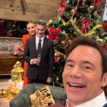 Michelle Hunziker Instagram - Ich konnte es nicht abwarten und habe mit meinen wunderbaren Kolleginnen und Kollegen einfach mal vorgefeiert! Wir sehen uns an Weihnachten für das LOL: Last One Laughing - XMas Special! @primevideo #LOLDE #LastOneLaughing @bullyherbig @teddyteclebrhan @carokebelin @bastianpastewka #AnkeEngelke @kurt_kroemer_berlin @martinahillofficial @rick_kavanian
