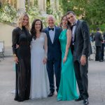 Michelle Hunziker Instagram - Cara Francesca e caro Santo, vi voglio ringraziare per aver nutrito il mio cuore romantico con il vostro amore puro, luminoso, con i vostri baci, i vostri sguardi complici, il vostro vissuto… tutti possono amare ed essere amati e voi ieri ce l’avete ricordato. Quanta emozione…Eravate raggianti e noi vi vogliamo tanto tanto tanto bene!!!! Evviva gli sposiiiiiiii! @francescadestefanoversace @ambraofficial @therealauroragram @kingcerz Ps: volevo informare e tranquillizzare tutti gli esperti di moda che mi leggono che da galateo, dopo le 16.00 per un matrimonio in tight, l’abito nero è assolutamente idoneo 😉