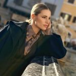 Michelle Hunziker Instagram - Dal 2007 ad oggi ne abbiamo fatta di strada insieme alla nostra squadra di DoppiaDifesa per difendere, tutelare e assistere quotidianamente le vittime di violenza attraverso il supporto psicologico, legale e sanitario. In questo lungo percorso, grazie anche al vostro aiuto, riusciamo a raggiungere dei traguardi fondamentali costituiti da fatti concreti che possono donare sempre più speranza a chi vive sulla propria pelle questi drammatici avvenimenti. Il primo fu quando abbiamo portato al parlamento la nostra proposta di legge sullo stalking entrata poi in vigore. Il secondo, DDL nato in Doppia Difesa, fu “codice rosso”, legge ora fondamentale che sta davvero dando i suoi frutti. Ora, infatti, l’attenzione alla richiesta di aiuto viene finalmente considerata perché regolamentata dalla legge. Il terzo traguardo l’abbiamo raggiunto oggi con un protocollo d’intesa siglato con l’ordine nazionale dei consulenti del lavoro per formare, ricollocare e dare opportunità di lavoro alle donne che hanno subito violenza domestica. L’indipendenza economica è una necessità fondamentale per contrastare la violenza e dare alle donne quell’autostima che le aiuti a non essere più ostaggi del proprio marito o compagno violento. C’è ancora molto da fare, la strada è lunga e le battaglie da vincere sono ancora tante… ma intanto insieme compatti si avanza sempre di più. @doppiadifesa @consulentidellavoro.it Rome, Italy
