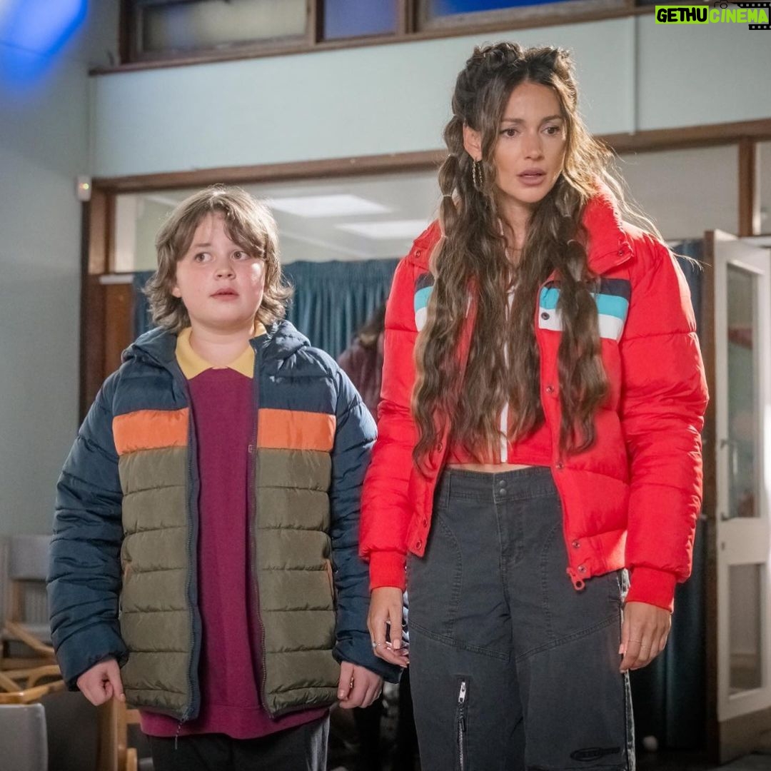 Michelle Keegan Instagram - An early Christmas present … A Brassic Christmas Special coming this December 🎄🎅🏼⭐️😝 @skytv #brassic
