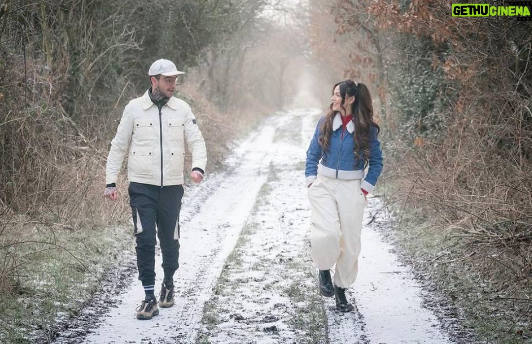 Michelle Keegan Instagram - A few BTS pics from BRASSIC Season 5. Whoβs already binged the the new season?? π¦ππ’πΌπ°π§¨β€οΈβπ₯π @skytv #brassic