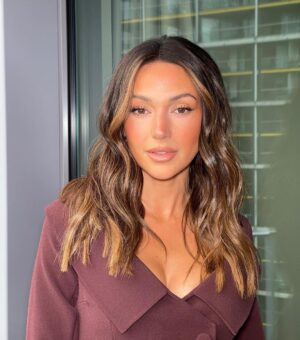 Michelle Keegan Instagram - Suited & booted for tonight’s Netflix ‘See whats next’ event. Talking all things Fool Me Once 🤎 
@netflixuk