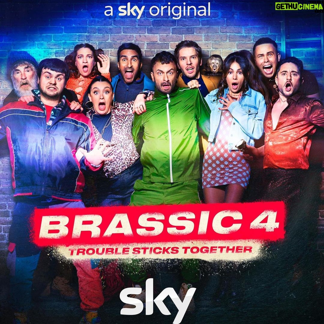 Michelle Keegan Instagram - ‘Trouble sticks together’ The gang are BACK!!!! 🙌🏽🎉 7th September #brassic4 @skytv
