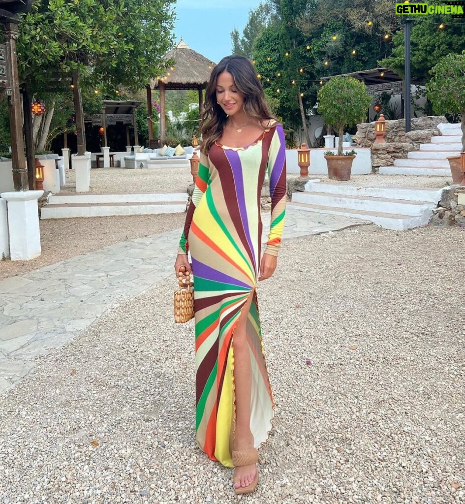Michelle Keegan Instagram - 🌈🏝️🍊☀️💜🥥 Santa Eulalia, Ibiza