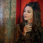 Michelle Keegan Instagram - A few BTS pics from BRASSIC Season 5. Who’s already binged the the new season?? 🐦🚓🎢🗼💰🧨❤️‍🔥🃏 @skytv #brassic