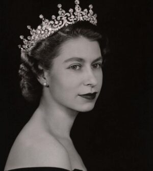 Michelle Keegan Instagram - Queen Elizabeth 
“I declare before you that my whole life, whether it be long or short shall be devoted to your service”

We thank you for your service ma’am. Rest in peace ❤️🕊