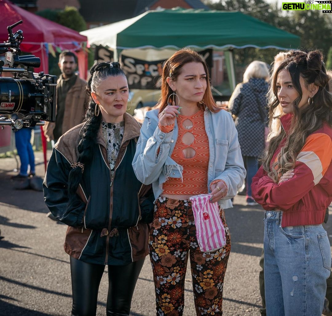 Michelle Keegan Instagram - Ok we’re ready… 🎬📺🧨 Brassic TONIGHT on @skytv 10pm Stream every episode @nowtv #brassic4 #brassic