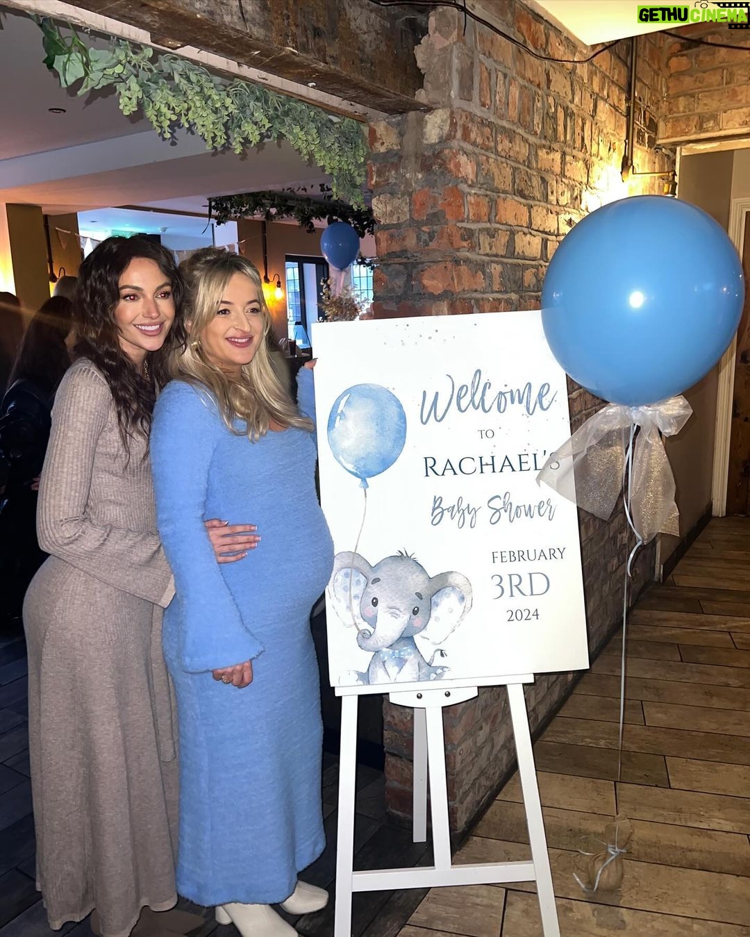 Michelle Keegan Instagram - Just a little bit of recently 🥰💋🌇