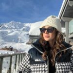 Michelle Keegan Instagram - ‘The cold never bothered me anyway’… it does, it definitely definitely does! ❄️⛷️🎿