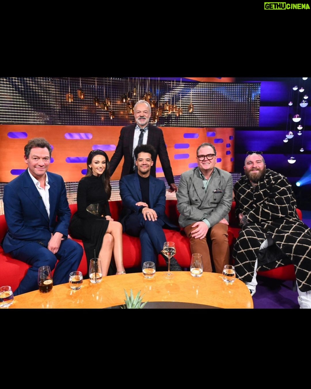 Michelle Keegan Instagram - Tonight I’ll be chatting to @thegrahamnortonshowofficial 10.40pm @bbc ♥️