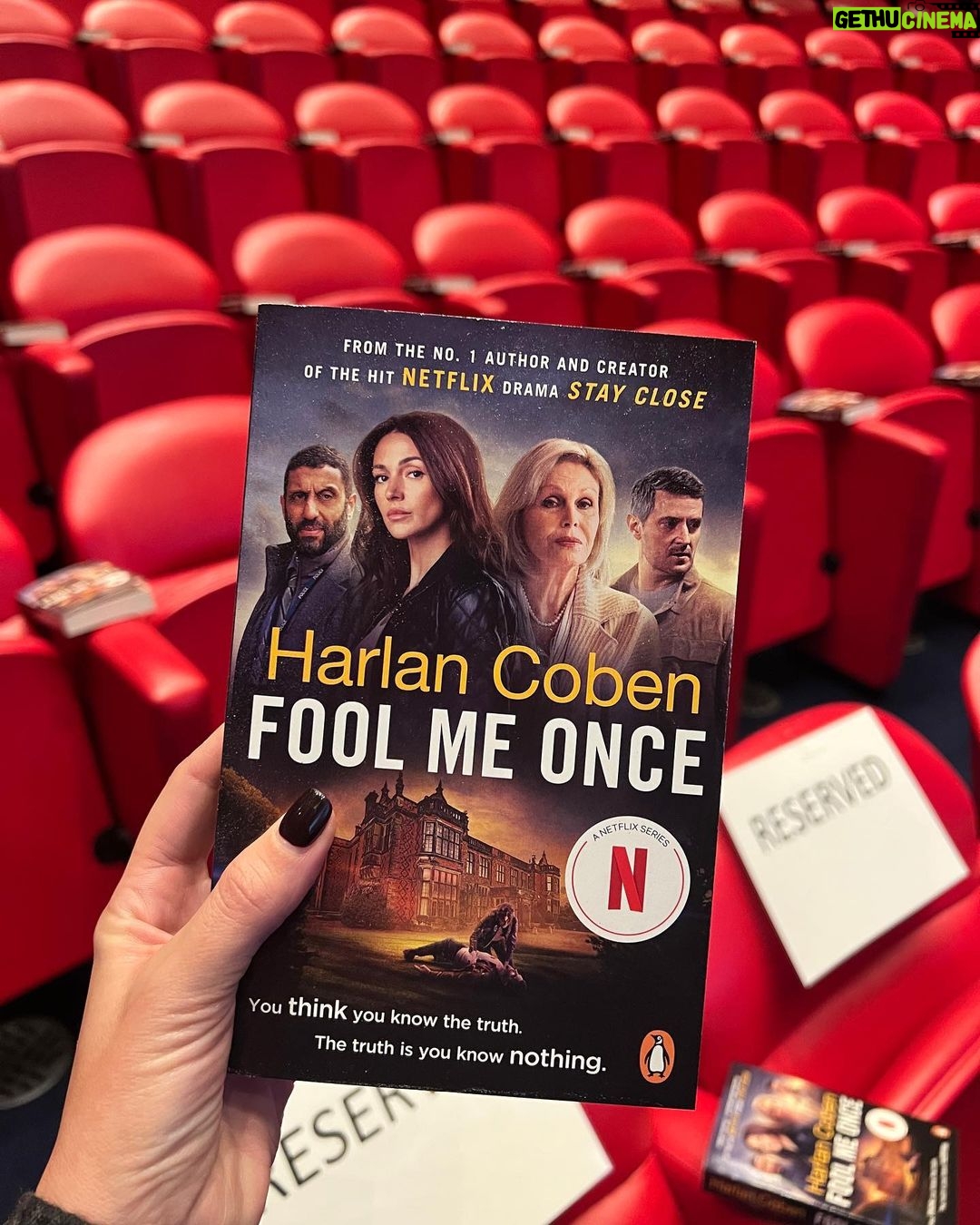 Michelle Keegan Instagram - What a day! The screening for Fool Me Once. Coming out 1st Jan. Not long to wait now… 📺 @netflixuk @netflix @quaystreetproductions @harlancoben @richardcarmitage Soho Hotel