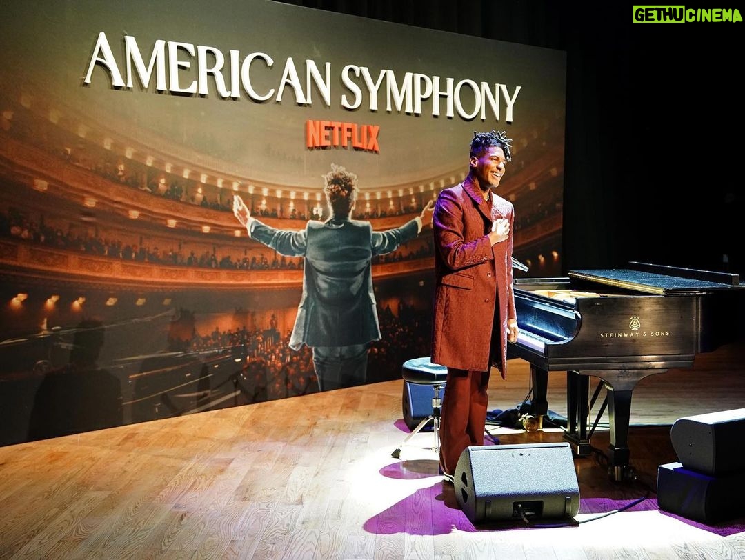 Michelle Obama Instagram - Music has the power to heal, inspire, and transform our world. If there’s an artist who understands that, it’s @jonbatiste. Hailing from New Orleans, Jon is a singer and songwriter with many talents – and can play everything from the piano to the melodica to the guitar. He often says music is “more than entertainment – it’s a spiritual practice.” In Matthew Heineman’s American Symphony – a film that deeply moved Barack and me – we saw that on display as we learned more about Jon and Suleika’s life and love for one another. In everything he does, Jon truly wears his heart on his sleeve and his music is a soulful reminder of the power we all hold to inspire others through our art. #BlackHistoryMonth 🎶🎹