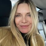 Michelle Pfeiffer Instagram – Happy Spring, everyone! 💛🌻🌻