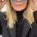 Michelle Pfeiffer Instagram – Black or Blue? Thanks @jimmyfallon for the Flippies by 🕶️ @warbyparker! All proceeds go to Pupils Project, a program that provides free vision screenings, eye exams, and glasses to school children around the country. 🖤💙