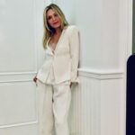Michelle Pfeiffer Instagram – White on White on White. 🤍 

Suit: @giorgioarmani 2019 #timeless
