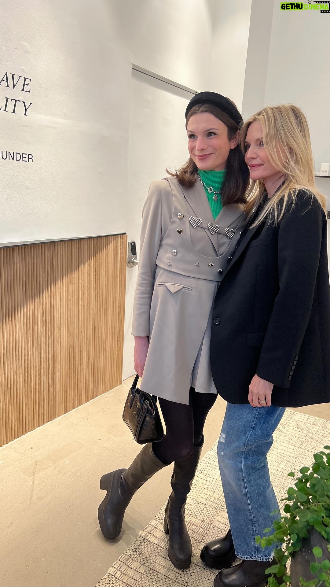Michelle Pfeiffer Instagram - #AboutLastNight Had such a lovely time at our @henryrose influencer event celebrating @platform_la ! 🤍