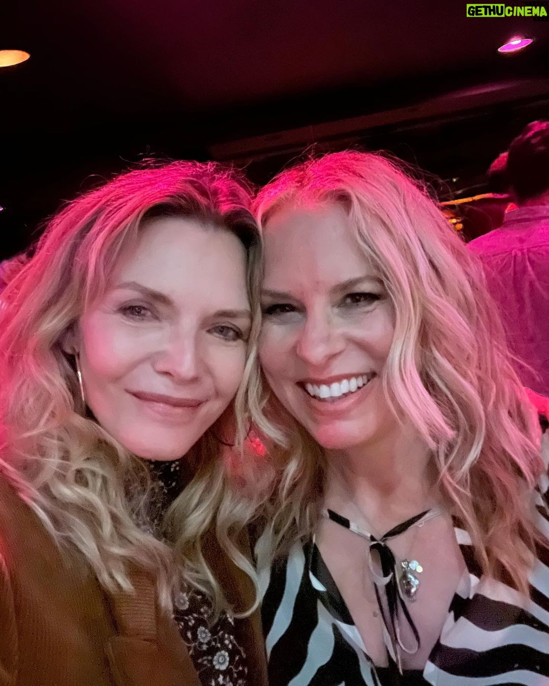 Michelle Pfeiffer Instagram - @vondashepard is one of my oldest and dearest friends and last night we had an amazing time @vibratogrilljazz celebrating the long awaited release of her new album Red Light Green Light … out today!! What an amazing night. Congrats Vonda! This album is spectacular.