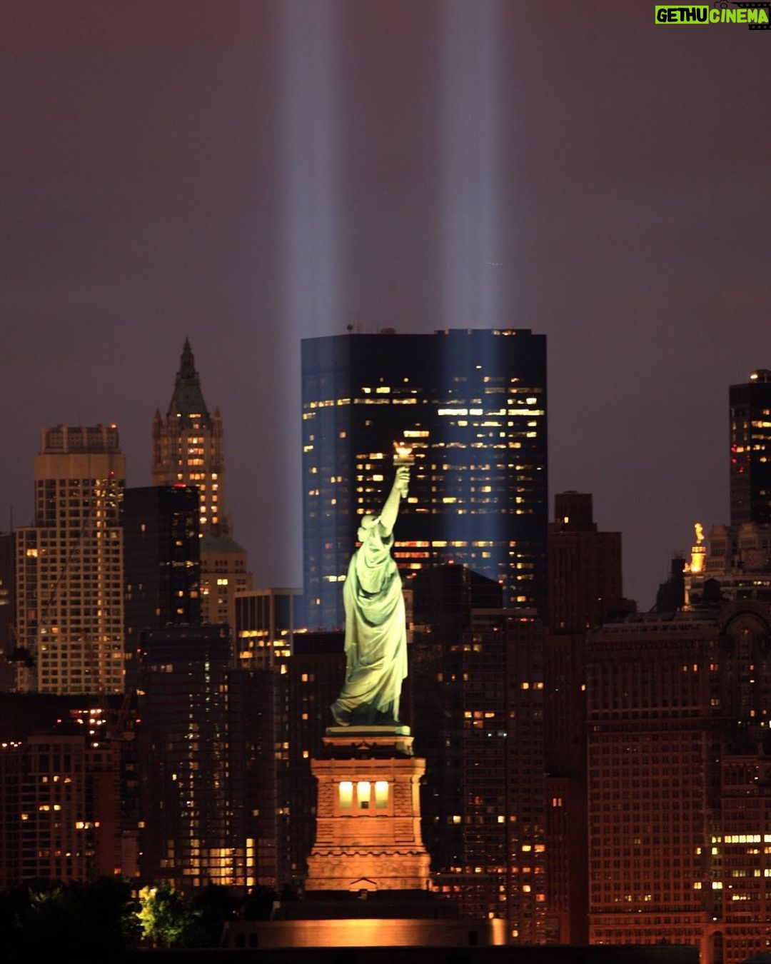 Michelle Pfeiffer Instagram - Like all of us, I will never forget waking up to the horror of 9/11. Thinking about all of those who perished and the New Yorkers who went through that tragic event, suffered the loss of loved ones, and live with the trauma and memory of actually living through that day and those weeks and months following. Today I remember of all the heroism, first responders, and sending love to all who were touched that day. #neverforget #newyorkstrong #firstresponders #iloveny Photo: @joewoolheadphoto @archdigest
