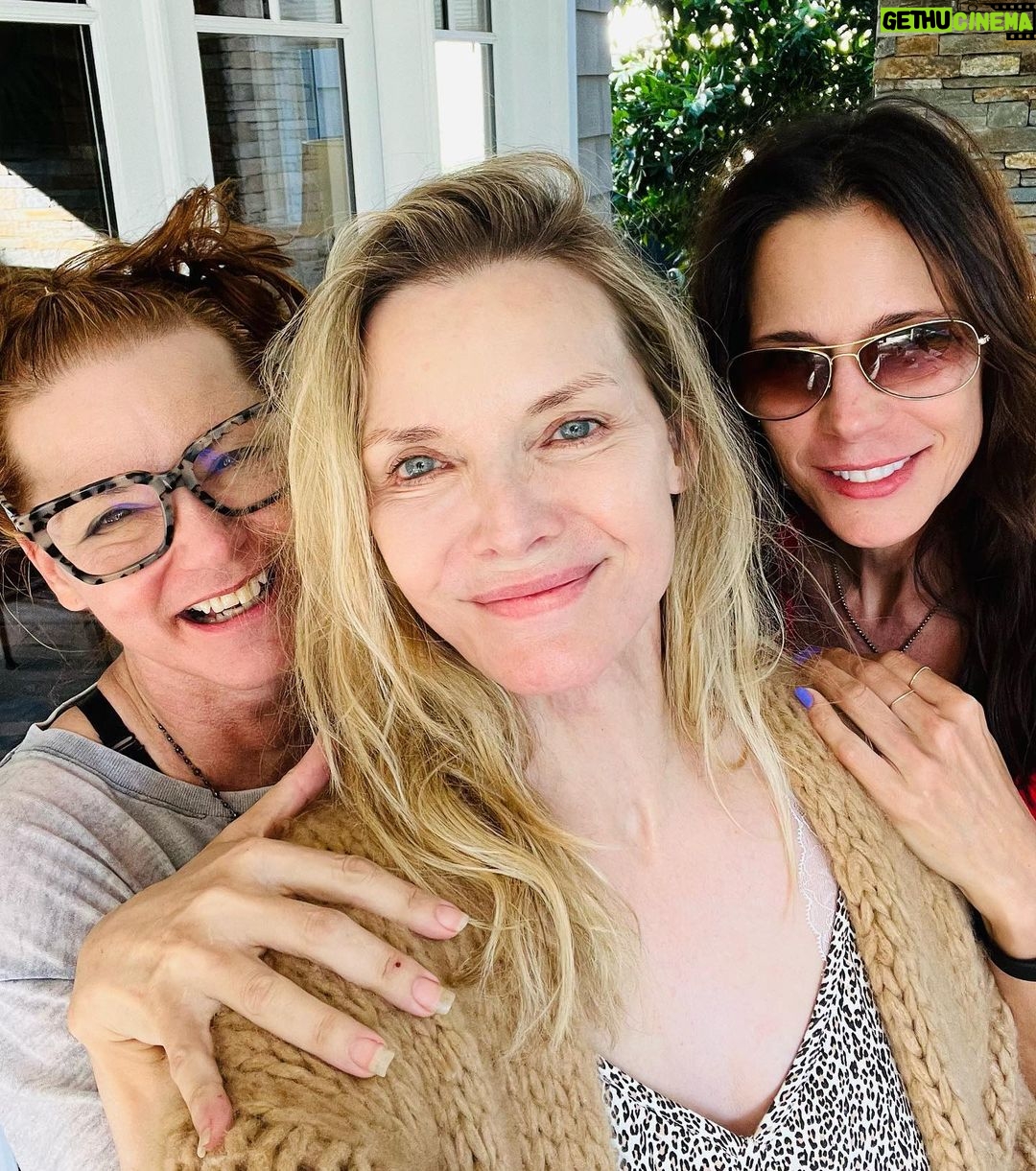 Michelle Pfeiffer Instagram - No better way to have spent the 4th of July than with my two beautiful and brilliant sisters. Lucky, lucky me. Hope you all had a nice day too ππΊπΈβ€οΈ