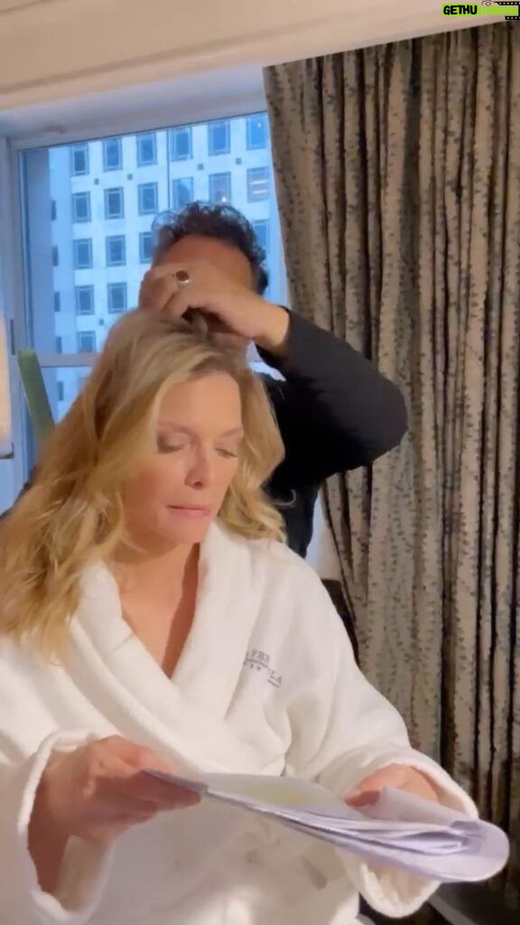 Michelle Pfeiffer Instagram - A whirlwind 24 hours in NYC promoting @thefirstlady_sho with the dream team @richardmarin @brigittemakeup @samanthamcmillen_stylist. Can’t wait for the show to premiere April 17, one week from today!