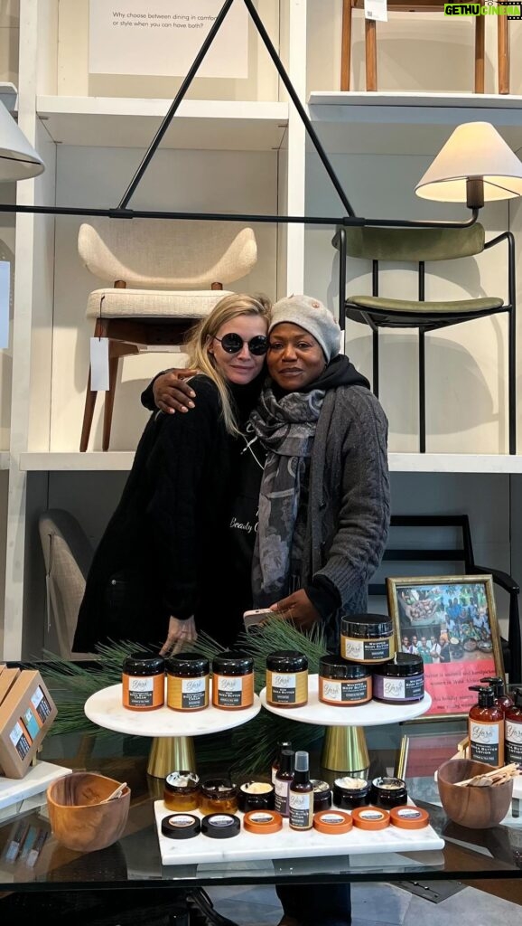 Michelle Pfeiffer Instagram - It’s a perfect day to shop small! What a wonderful surprise happening upon @yarasheabeauty today. She hand makes her stunning products in her Brooklyn garage. This body cream is unbelievable, I can’t wait to try everything else I bought !!! Even better, their incredible mission - “Our Beauty of Helping mission is centered around girls and young women, we are using African resources to solve african problems. We are focused on empowering and fighting period poverty, and enabling girls, young women stay in school and work thereby equipping them with the necessary hygiene and sexual reproductive health education, so that each and everyone of them can live their life with dignity and purpose. By caring for your skin, you are not only giving hope to girls and young women, but financially empowering marginalized women in Nigeria and Ghana who sourced and handcraft our products, thereby helping to build a stronger community.“ Wow! Head over to their shop and pick up a couple of their beautiful products with an even more beautiful cause. 🤍