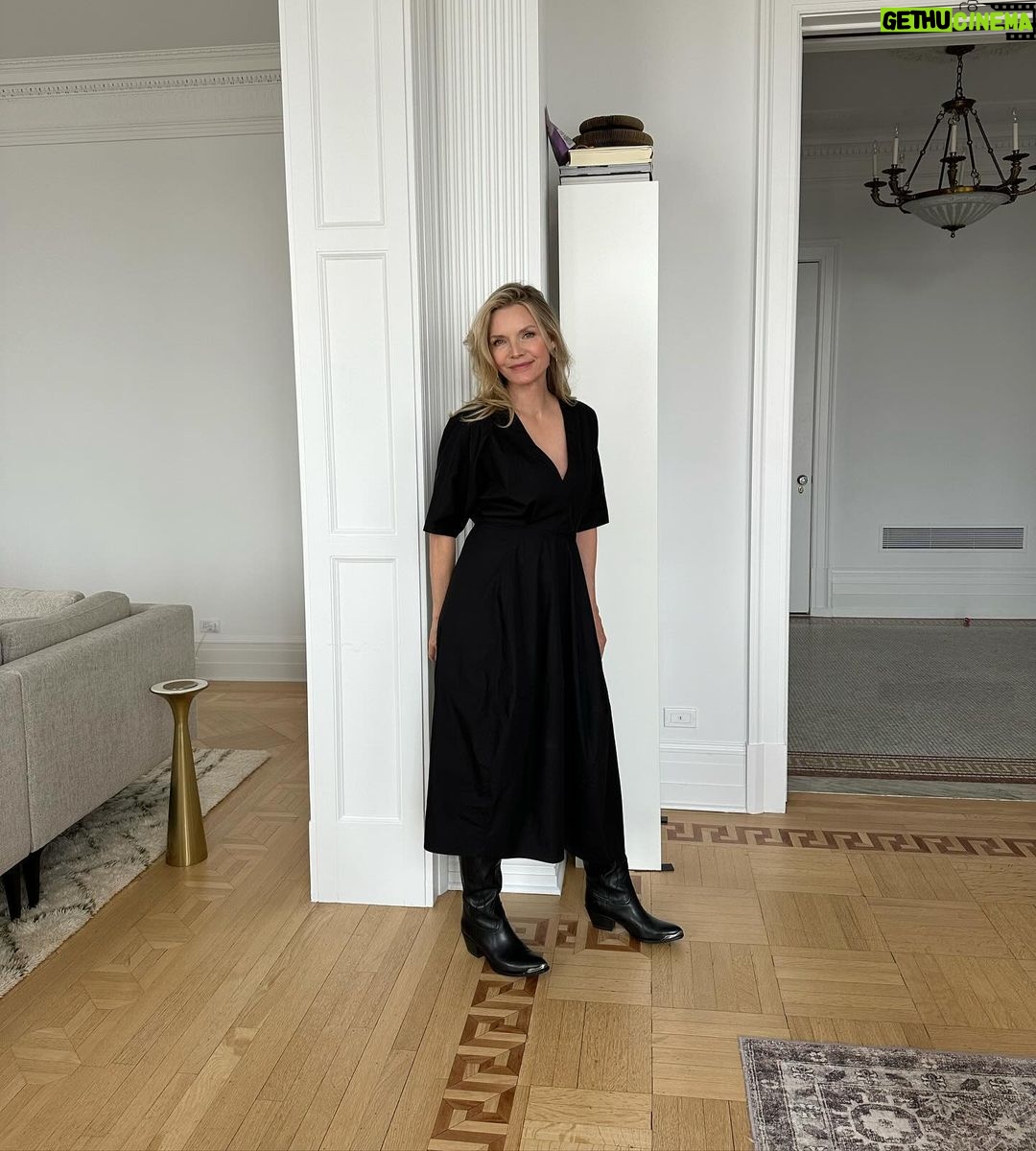 Michelle Pfeiffer Instagram - Back in the New York Groove. 🖤 Hair: @richardmarin Makeup: @brigittemakeup Styled by: Me Dress: @apieceapart Boots: @celine Jewelry: @jenniferfisherjewelry New York, New York