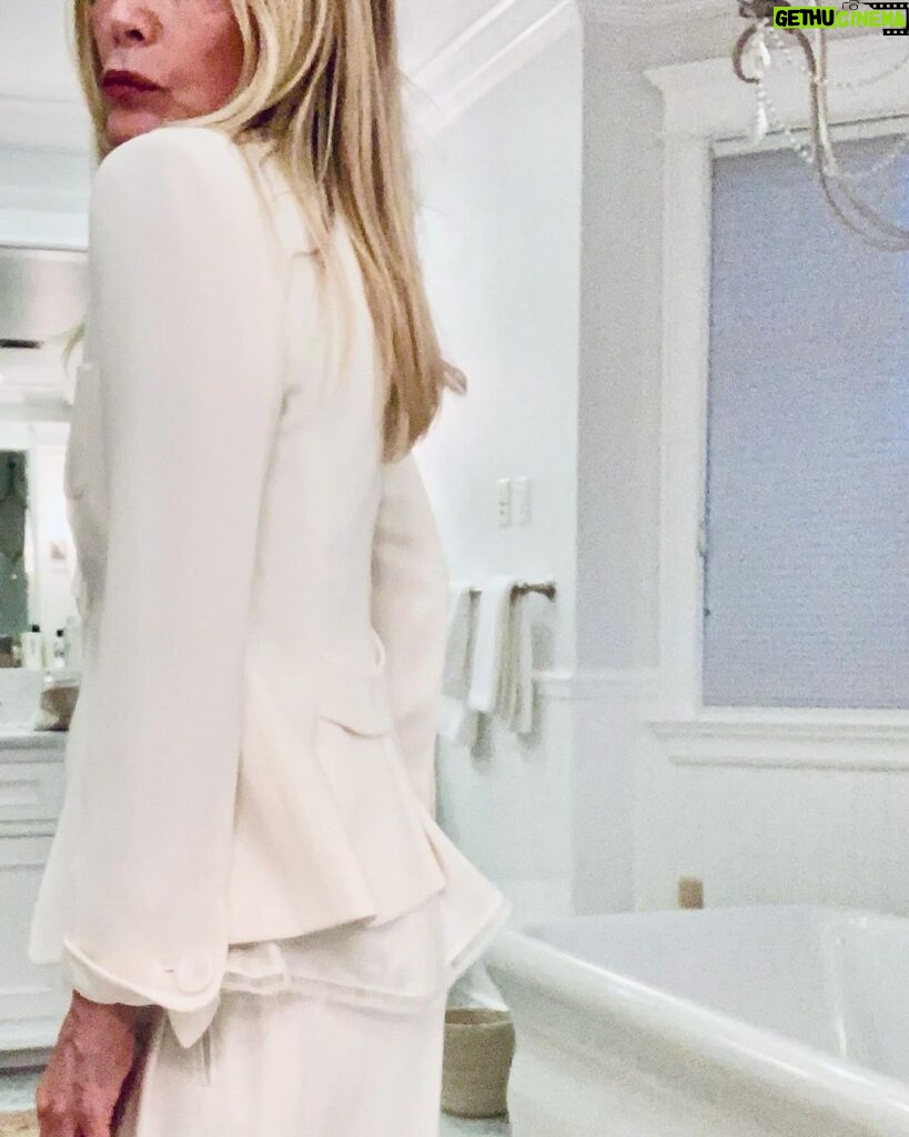 Michelle Pfeiffer Instagram - White on White on White. 🤍 Suit: @giorgioarmani 2019 #timeless