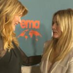 Michelle Pfeiffer Instagram - So lucky to have been at the Entertainment Media Awards last night to witness the incomparable @LauraDern give the speech this country needs to hear as well as receive an award for her documentary “Common Ground” and her ongoing commitment in the fight against climate change. What a night! So inspiring. Congrats, Laura 🤍