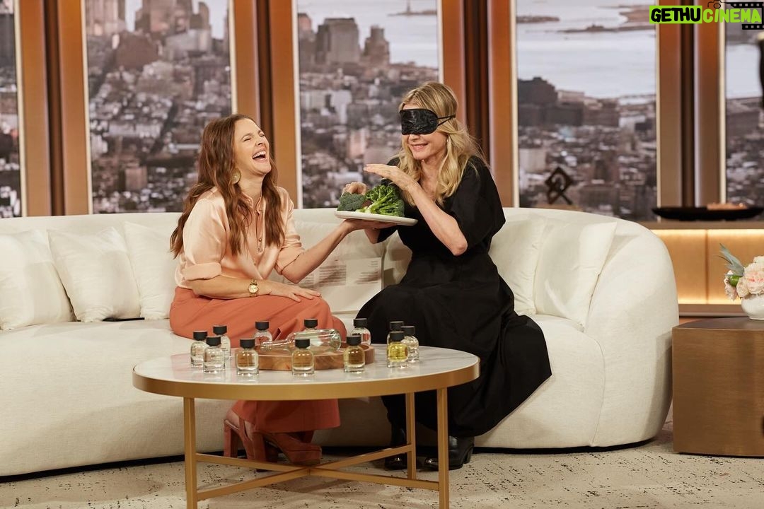 Michelle Pfeiffer Instagram - Thank you for having me and @henryrose over, @drewbarrymore. (And thanks for answering a rogue FaceTime, @katehudson !) This was by far, the best spin the bottle game I’ve ever played! Hair: @richardmarin Makeup: @brigittemakeup Dress: @apieceapart Boots: @celine Jewelry: @jenniferfisherjewelry Photos: @thedrewbarrymoreshow New York, New York
