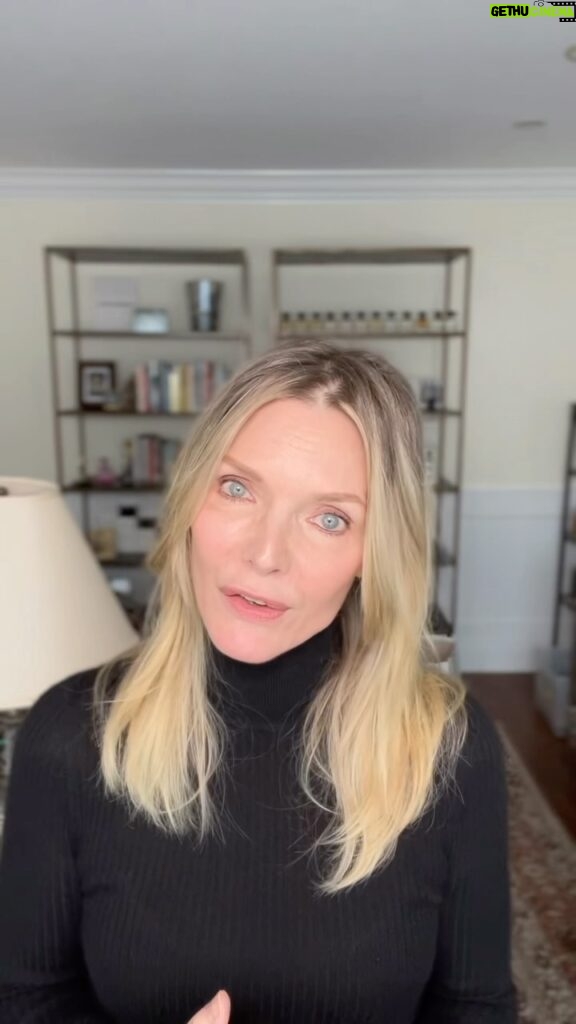 Michelle Pfeiffer Instagram - Hi everyone, as you likely know by now, I am the founder of @henryrose. This week marks our first @sephora Beauty Insider event and I think a great time for you to try two of my favorite Henry Rose fragrances, Flora Carnivora and Torn. Flora Carnivora is for people like me who typically don’t gravitate toward floral scents - you will fall in love with this. It was inspired by childhood memories of stealing flowers from my neighbors garden when I was a kid. Torn, is the very first fragrance we developed and it reminds me of my father and the way he smelled. Warm and comforting with a hint of Vanilla and Spice. So, what Henry Rose scent are you Beauty Insiders going to try at Sephora?