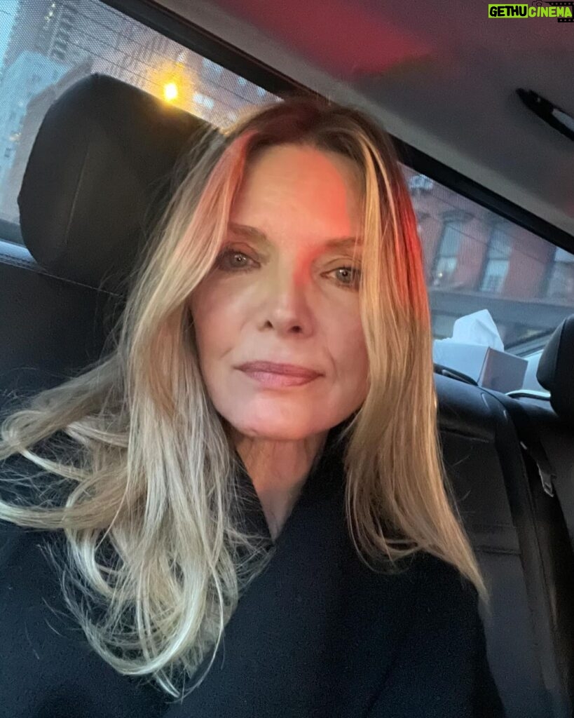 Michelle Pfeiffer Instagram - Clean hair. New blouse. Good lighting 🤣 Heading to dinner with one of my favorite people. Feeling good.