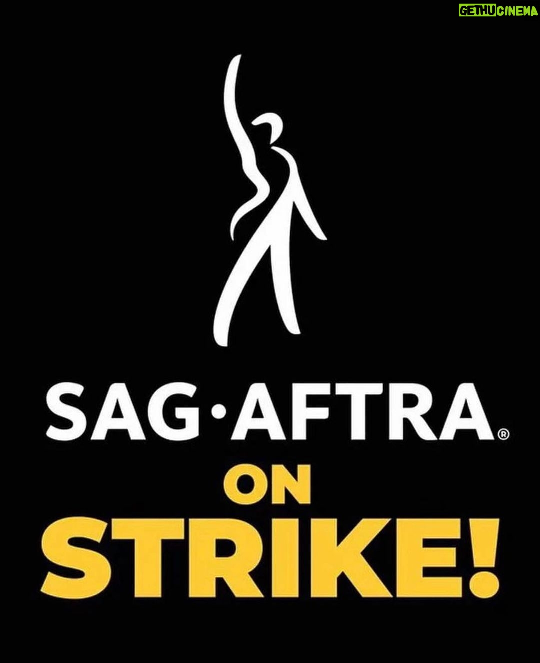 Michelle Pfeiffer Instagram - I stand in solidarity with my Union and actors.